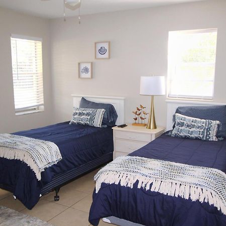 Naples Park Oasis - Cozy Two Bedroom Apartment Luaran gambar